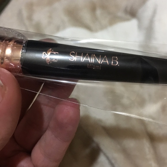 ✨ SHAINA B MIAMI | Blush Brush - Picture 4 of 4